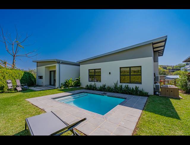 3 BEDROOM TOWNHOUSE FOR SALE IN PALM LAKES ESTATE